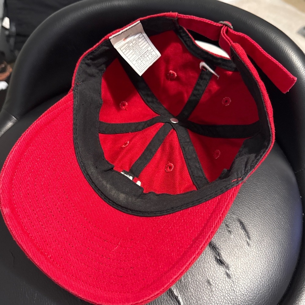 vintage red Nike USA cap featuring classic cursive script embroidery - OS - Picture 8 of 9